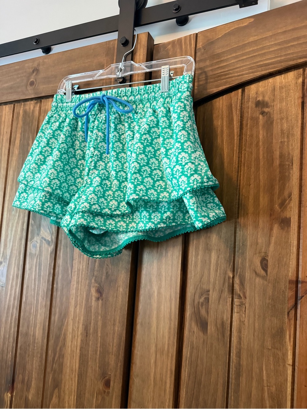 Roller Rabbit Green White Printed Ruffle Lounge Shorts - Picture 3 of 6